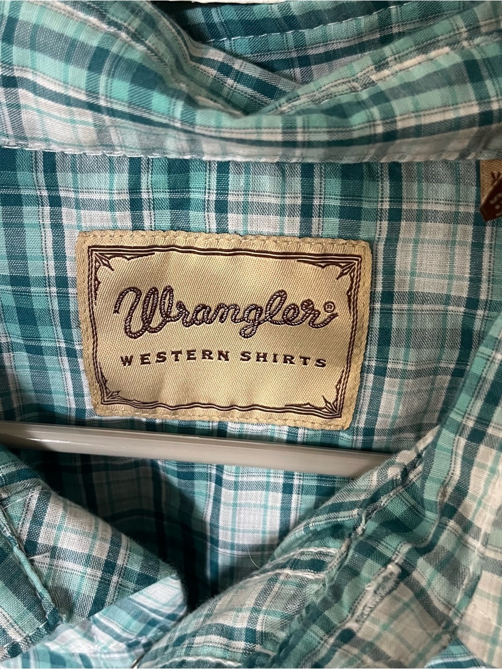 Wrangler Men's XL Plaid Western Button-down Shirt. - Picture 3 of 10